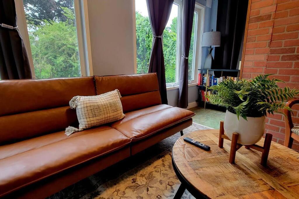 Unique & Peaceful Boston Home Ngoại thất bức ảnh
