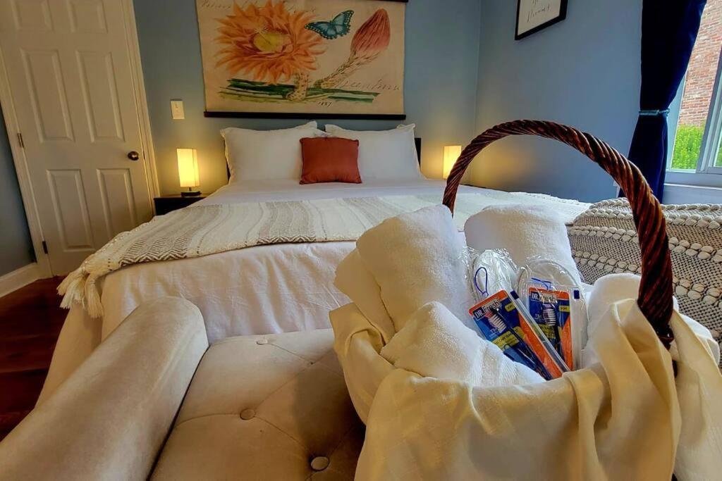 Unique & Peaceful Boston Home Ngoại thất bức ảnh