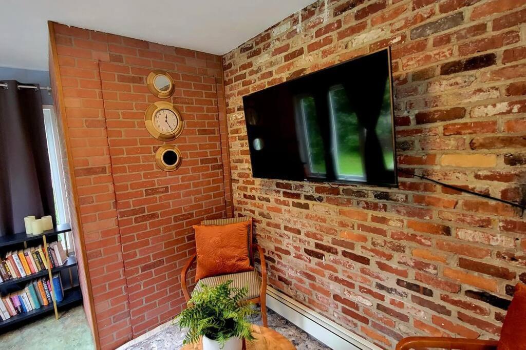 Unique & Peaceful Boston Home Ngoại thất bức ảnh