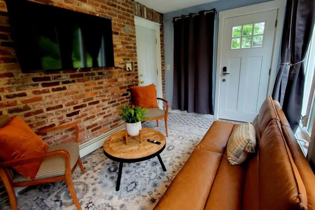 Unique & Peaceful Boston Home Ngoại thất bức ảnh